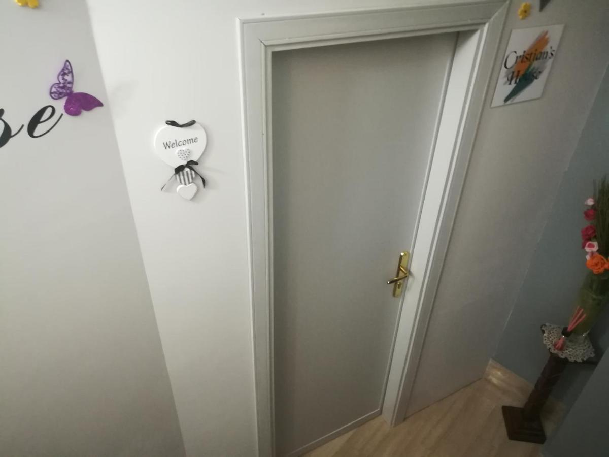 ラスカリ Cristian 'S Houseヴィラ エクステリア 写真